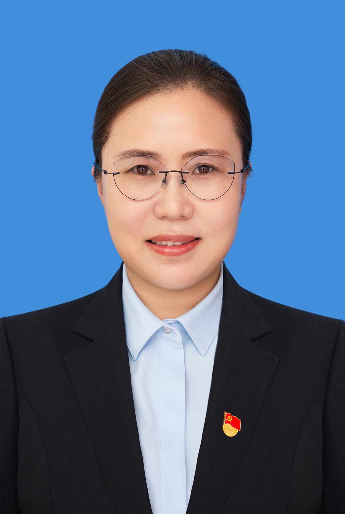 白玉荣 ：锡林浩特市医疗保障局党组成员、副局长